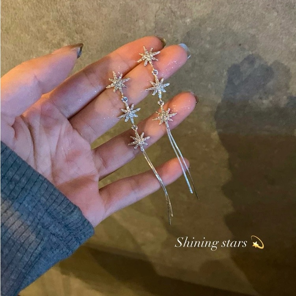 Urban Outfitters Elegant Silver Star Drop Earrings
